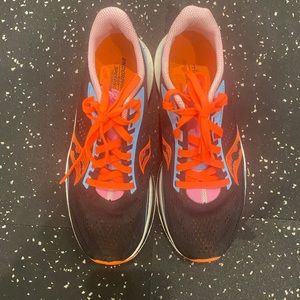 Saucony Endorphin Pro womens 6.5 worn twice